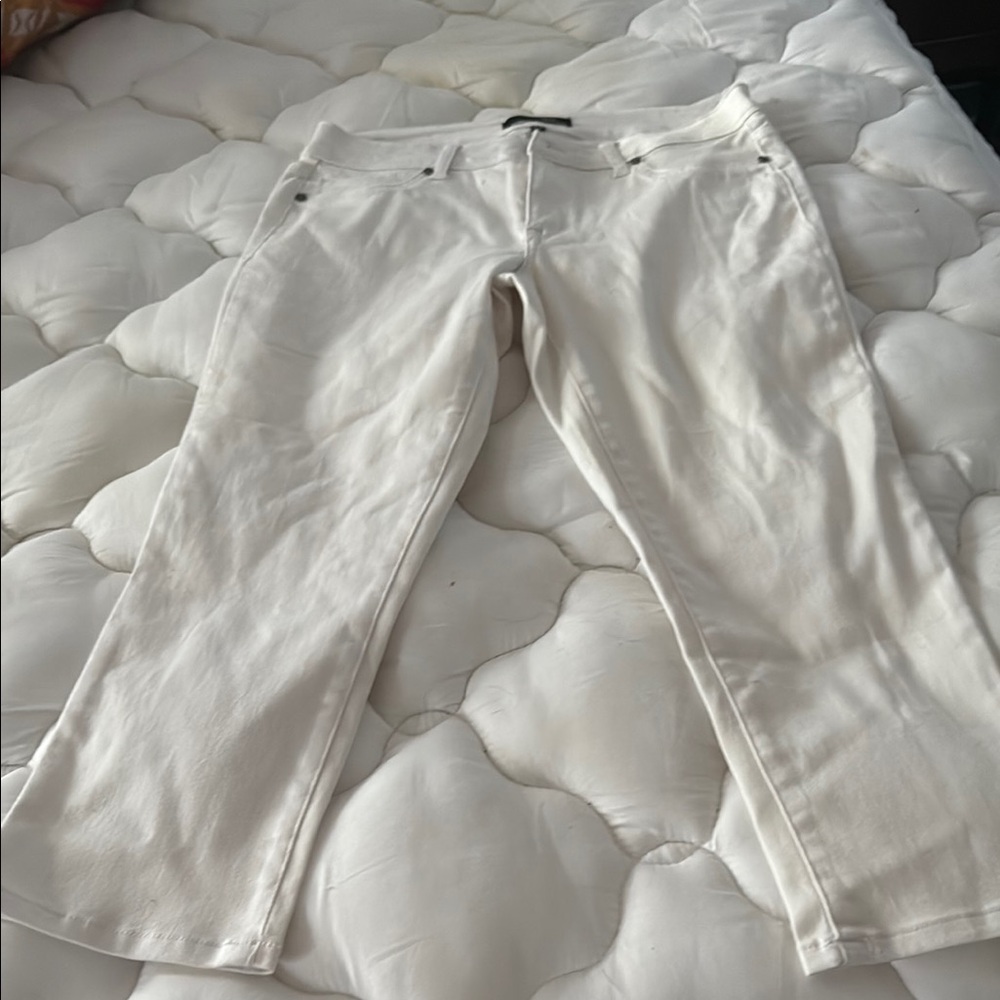 1822 Denim White Flare Wide Leg Jeans